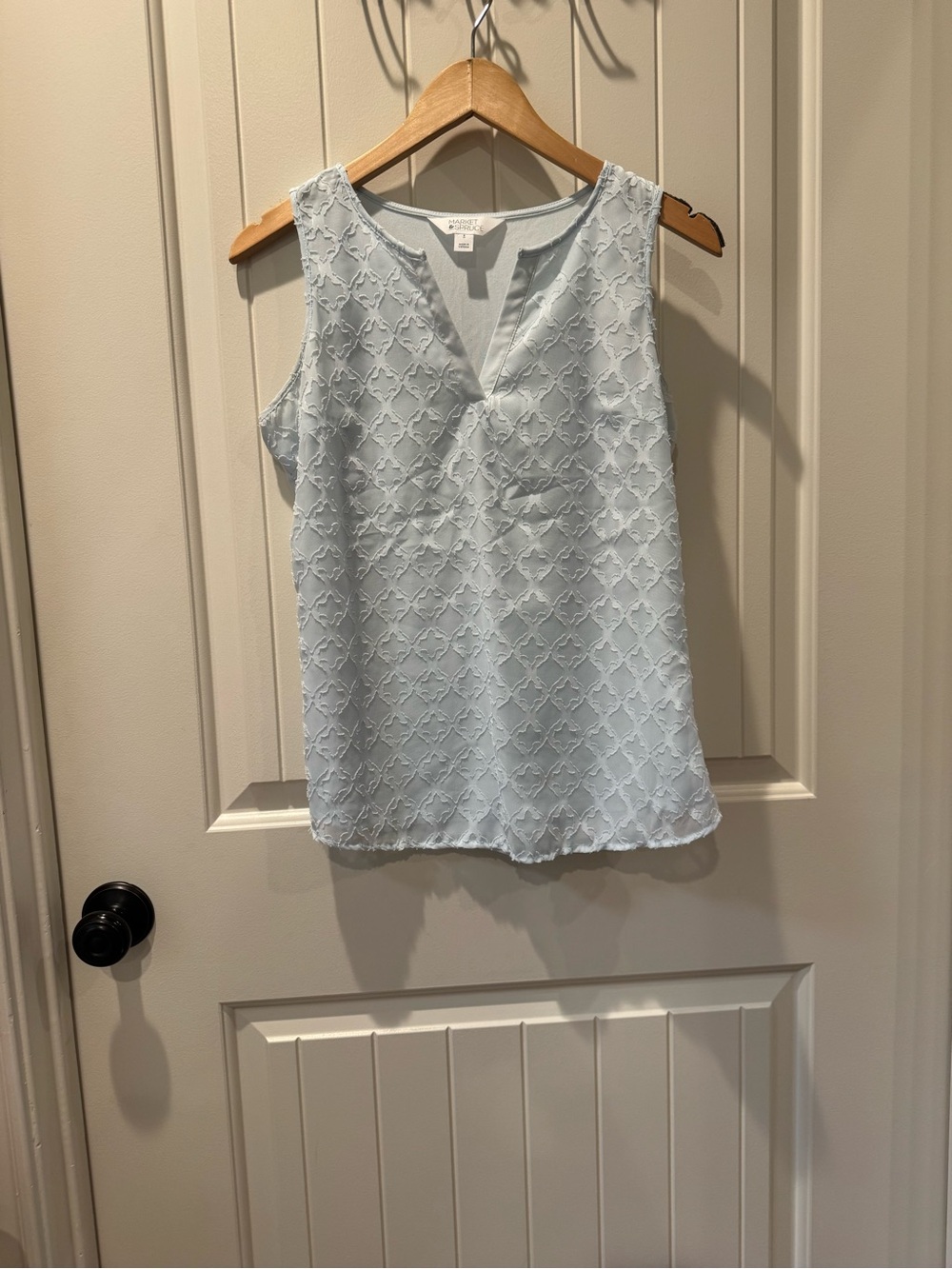 Market & Spruce Light Blue Textured Trellis Sleeveless Blouse V-Neck- small